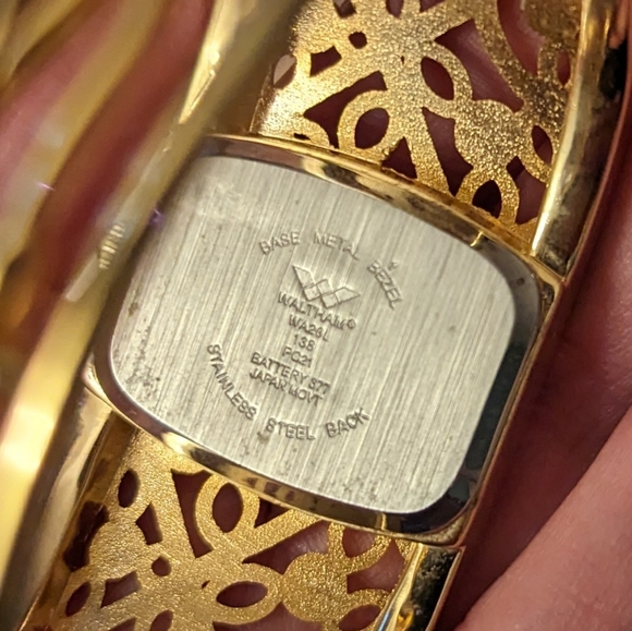 Rare & Working Ladie's Waltham Gold Tone Mother of Pearl Gemmed Cuff Watch - Picture 4 of 4